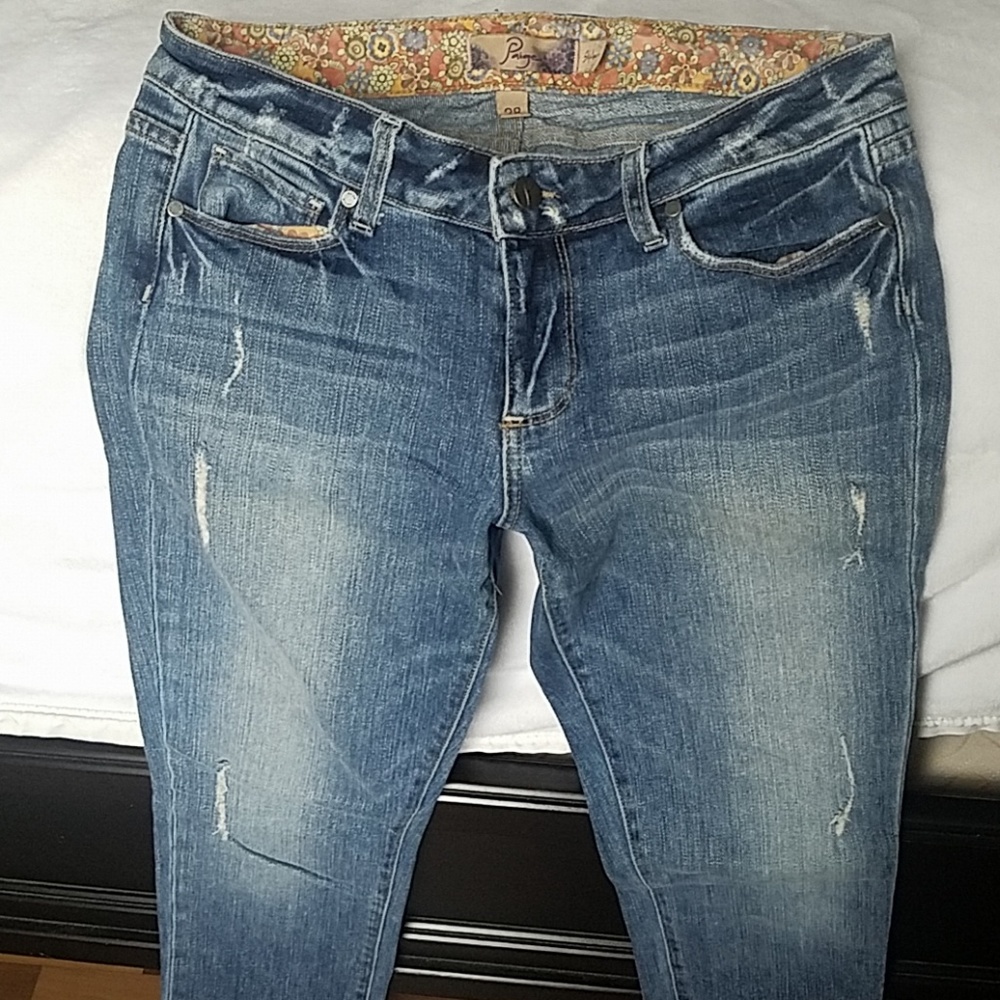 PAIGE SKYLINE JEANS Size 28
